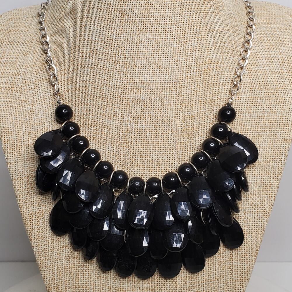 Vintage Necklace Black Teardrops Bib on Silver Tone Chain 20 Inch